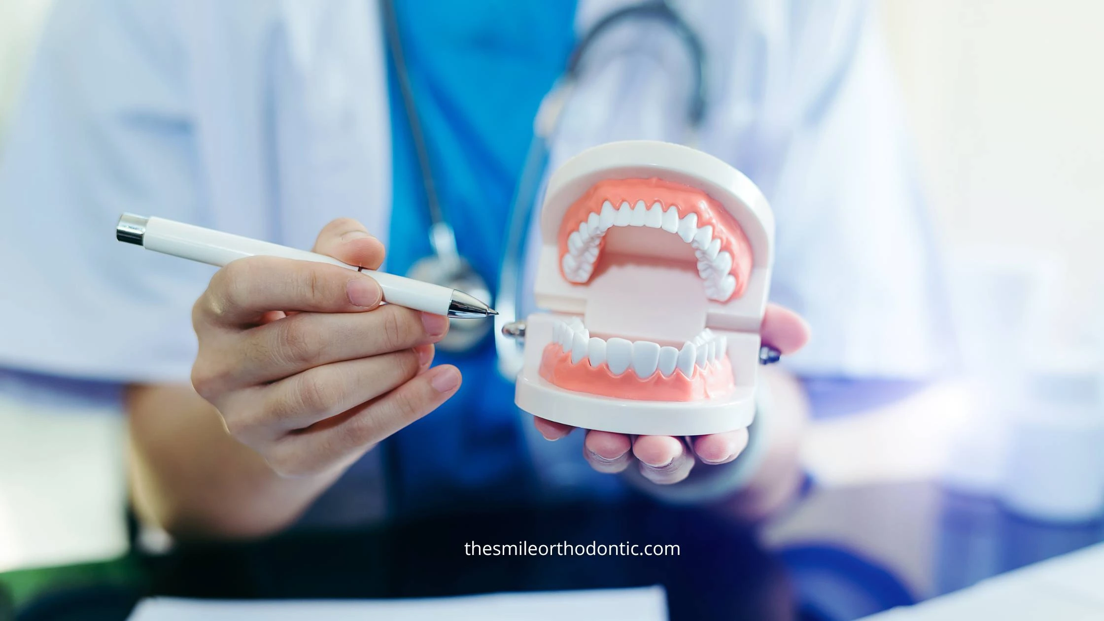 Aesthetic Dental Care atau perawatan gigi estetika adalah rangkaian prosedur yang difokuskan pada penampilan gigi dan senyum, bukan hanya kesehatan gigi semata.
