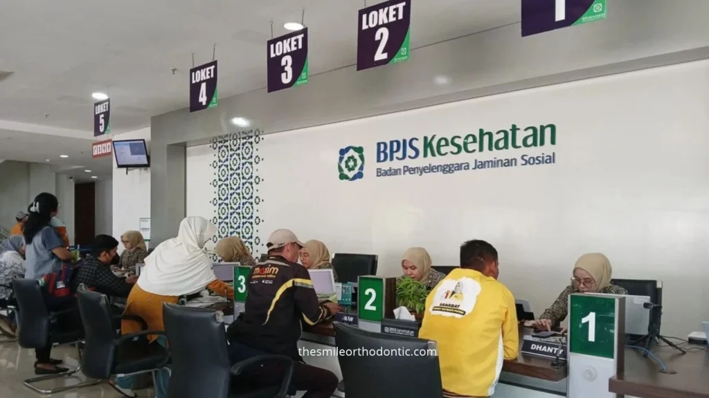 Veneer gigi untuk tujuan estetika tidak ditanggung BPJS. Pahami dasar aturannya, perbedaannya dengan tambal gigi, dan langkah sebelum memilih perawatan.